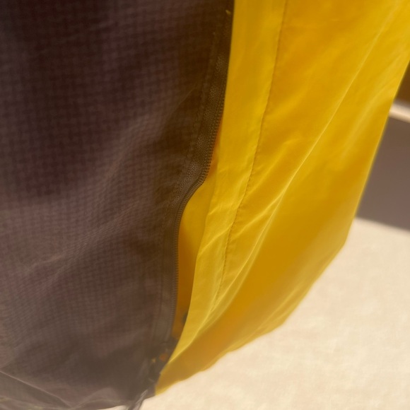 ILLUMINATE unisex reflective cycling, running & hiking yellow jacket size large. - Picture 5 of 11